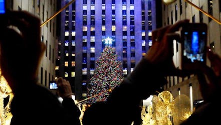 NYC holiday lights limousine tour
